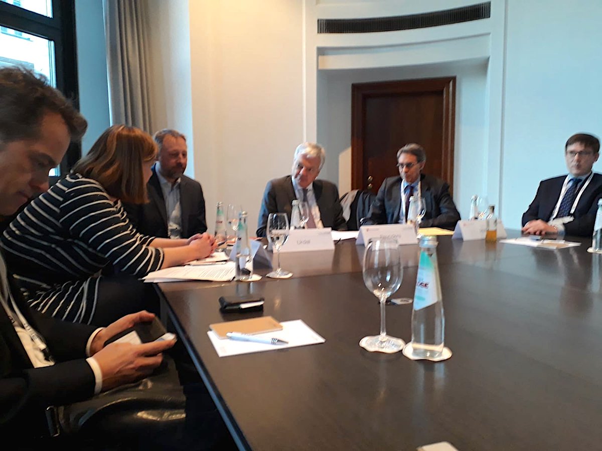 Unsere CEO Susanna Krüger diskutiert im Rahmen der #MSC2019 mit dem  belgischen Vizepremier- und Außenminister <a href="/dreynders/">Didier Reynders</a>, @PRIOUpdates  Forschungsdirektor <a href="/h_urdal/">Henrik Urdal</a> und <a href="/hrw/">Human Rights Watch</a> Exec. Director <a href="/KenRoth/">Kenneth Roth</a>, wie  Regierungen Kinder in Kriegen besser schützen können. #stopthewaronchildren