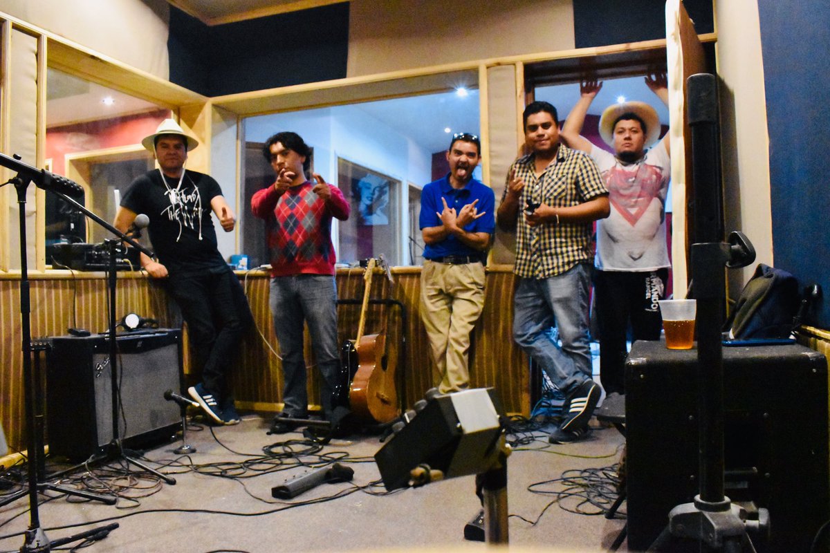 DuendesRecords's tweet photo. Comenzamos con entusiasmo los ensayos preparativos para nuestras próximas presentaciones. https://t.co/eyq3WfGpyJ
