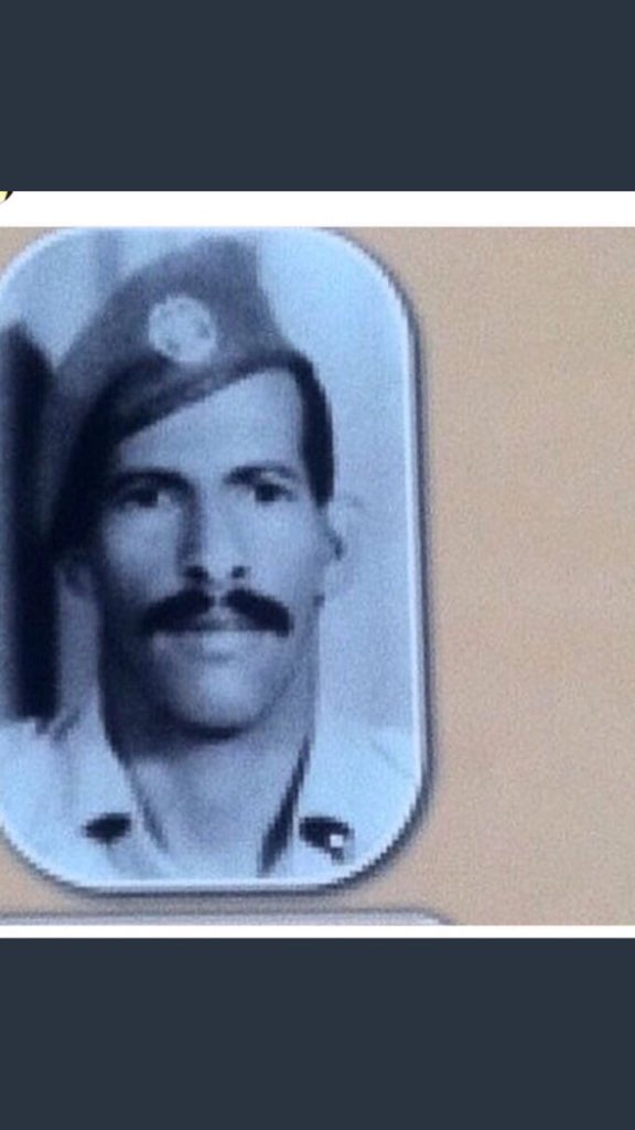 HAMMAD_ALSAYER's tweet photo. جدي الشهيد بأذن الله ساير سعود الشمري من شهداء حرب أكتوبر عام ١٩٧٣م  بجمهورية مصر العربيه ودفن هناك بالسويس بالجيش الميداني الثالت وتوجد مقبره خاصه للكويتين الشهداء

#الكويت
#المقاطعة_مقاومة #التطبيع_خيانة
#كويتيون_ضد_التطبيع
#وارسو
#لا_للتطبيع_مع_الكيان_الصهيوني 
#لا_للتطبيع https://t.co/S0pZX3DLgK