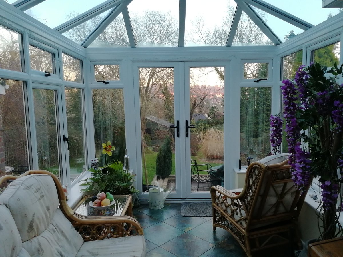 debrabrown_'s tweet image. 5 o'clock and it's still light out! Hurrah! 💐🌼#SpringIsOnItsWay 😊