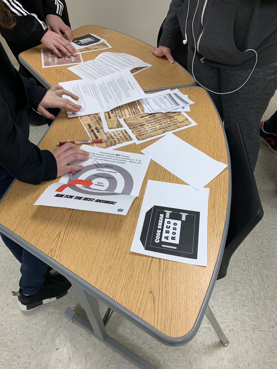 Escape Room over close reading and question types in LAS with <a href="/WHSLitCoach/">Suzanne Johnson</a> today! #sccsd #WeAreWest