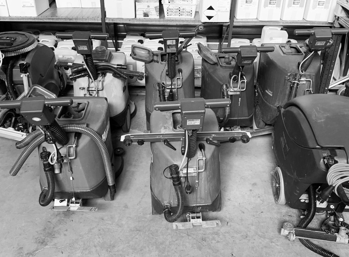 OctocleanNL's tweet photo. ⚠️Inkoop Reinigingsmachines!⚠️

Heeft u nog ergens een oude reinigingsmachine in de hoek staan?

- Schrobzuigmachines
- Veegmachines
- Eenschijfsmachines
- Etc.

💶💶 Wij kopen uw machine! 💶💶

Stuur vrijblijvend uw informatie naar:
📧 info@octoclean.nl
📞 06-12945553 (Whatsapp) https://t.co/MfTfMHMIUD