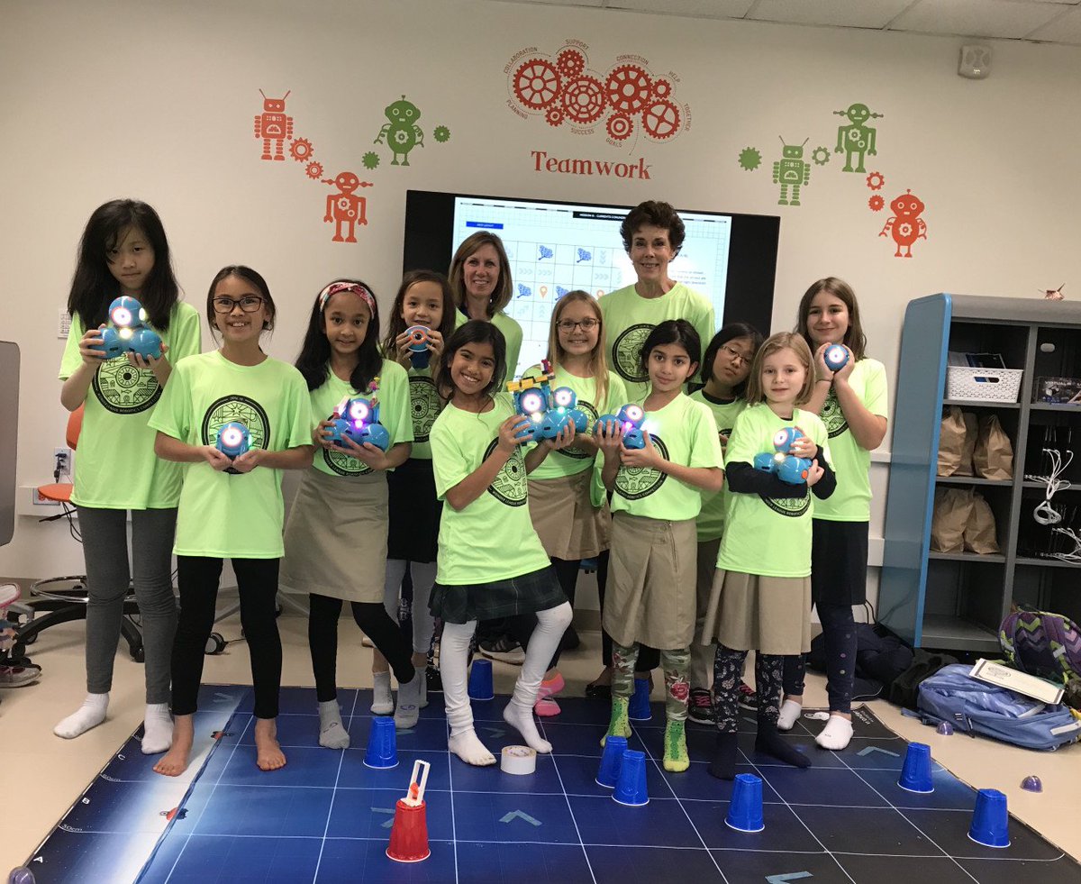 kentplaceschool's tweet image. The Primary School participated in its first robotics season this year! Two teams of five girls competed in the Wonder League Robotics Competition. BOTH teams qualified for the Invitational Round in March! Only 460 teams (out of 7000+) qualified! #kpsstem #girlswhocode