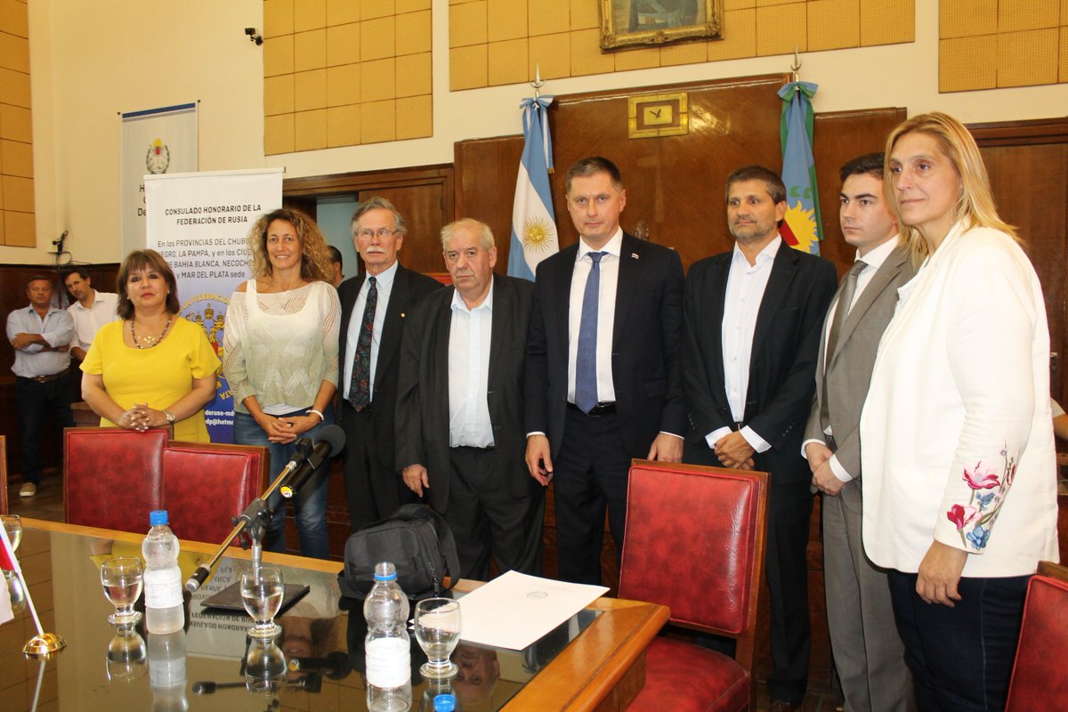 CjalSaralegui's tweet photo. Entregamos la declaracion de "Visitante Notable" al Sr. Embajador Extraordinario y Plenipotenciario de la Federación de Rusia en la República Argentina, Sr. Dmitry Feoktistov en un emotivo acto realizado en el recinto del @concejomdp https://t.co/s74aVsg1HO