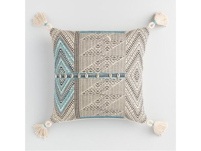 belowtags's tweet image. 20% Off Blue Block Print Puka Shell Throw Pillow on Cost Plus World Market now for $27.99. Save 10% plus Free Shipping on orders of $250 and over with code PRESIDENT10. #WorldMarket #BelowTags #Deals #DailyDeals #DealHunter #Coupons ow.ly/OfKZ30nItej