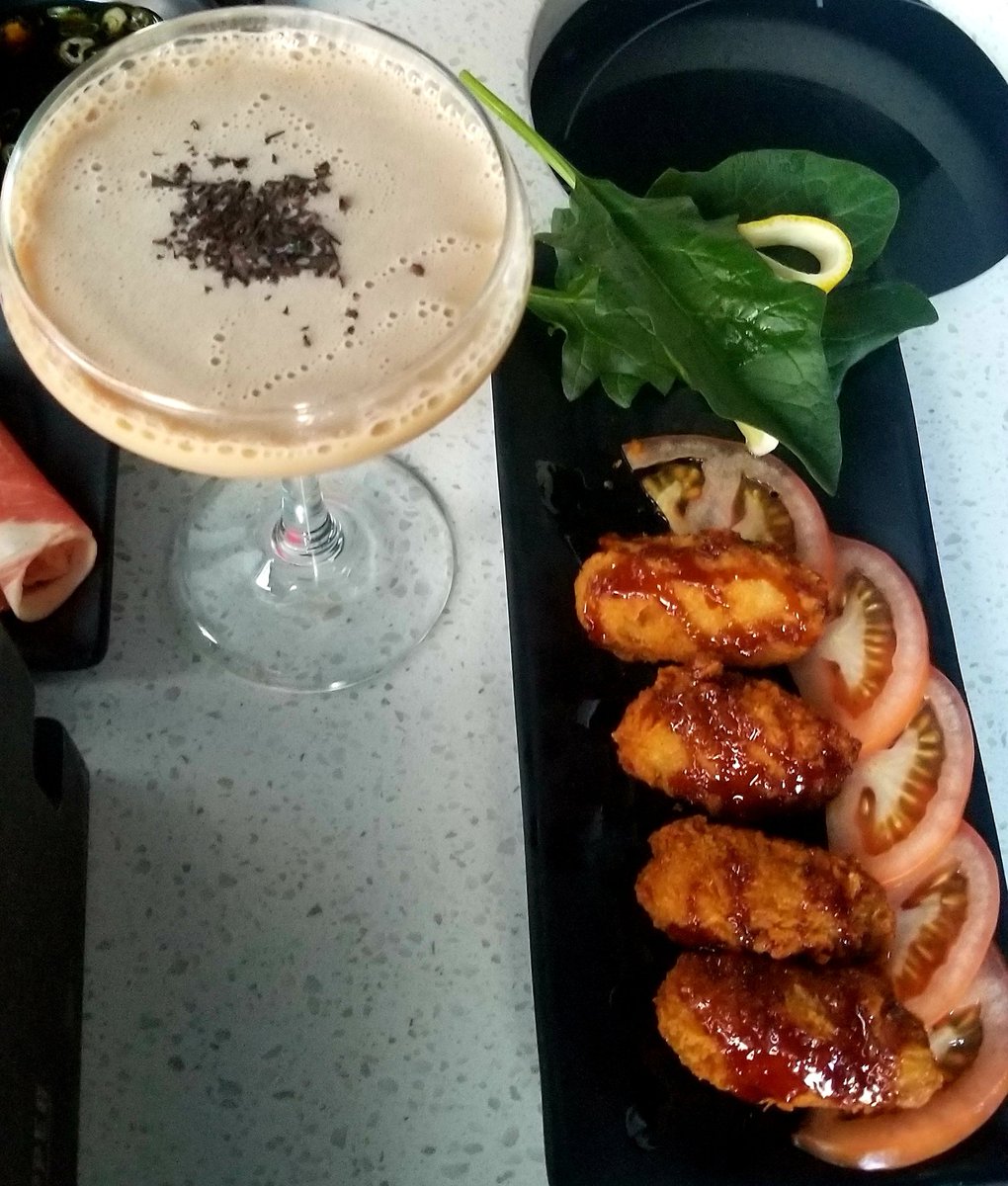 It's five o'clock somewhere 🤷‍♀️ 😋 #fridayvibes #mosaicdistrict  (Pictured: Mochatini cocktail and Kaki Oyster Fries)