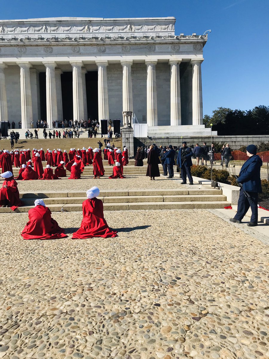 Handmaids Tale in Washington DC- TV shoot or real life 🤔? #FakeTrumpEmergency <a href="/HandmaidsOnHulu/">The Handmaid's Tale</a> <a href="/hulu/">Hulu</a> <a href="/womensmarch/">Women's March</a>