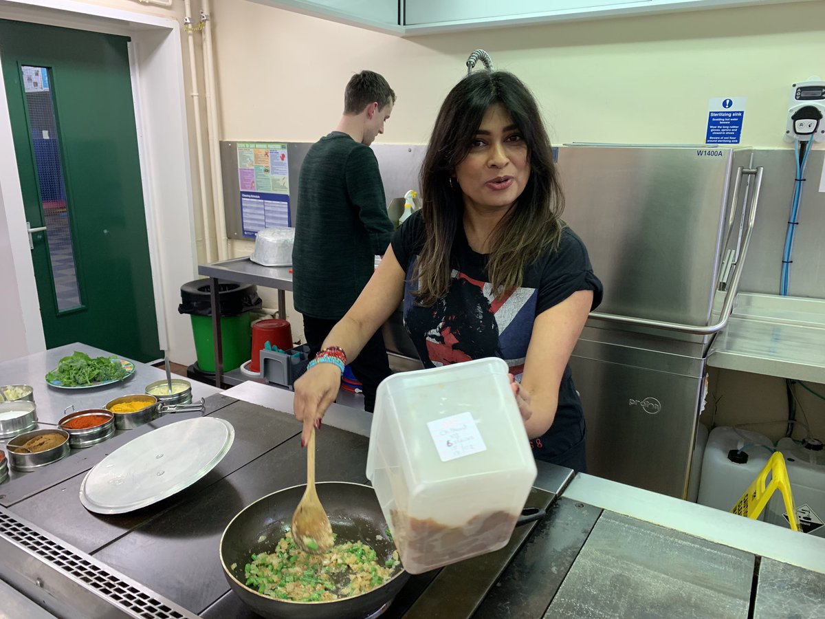 NishaKatona's tweet photo. The 15 minute curry chicken curry live on @Granada tonight 6 pm. Pans at the ready https://t.co/wVq9xbggsQ