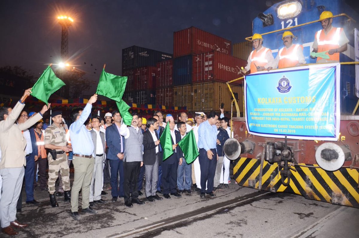 airnewsalerts's tweet photo. . @cbic_india introduces Electronic Cargo Tracking System #ECTS, on pilot basis on rail route,to facilitate transport of Nepal bound transit containers from Kolkata/Haldia port. Under this,need for Nepalese traders to seek permission and file transit declaration is done away with https://t.co/7IGrqbLY7s