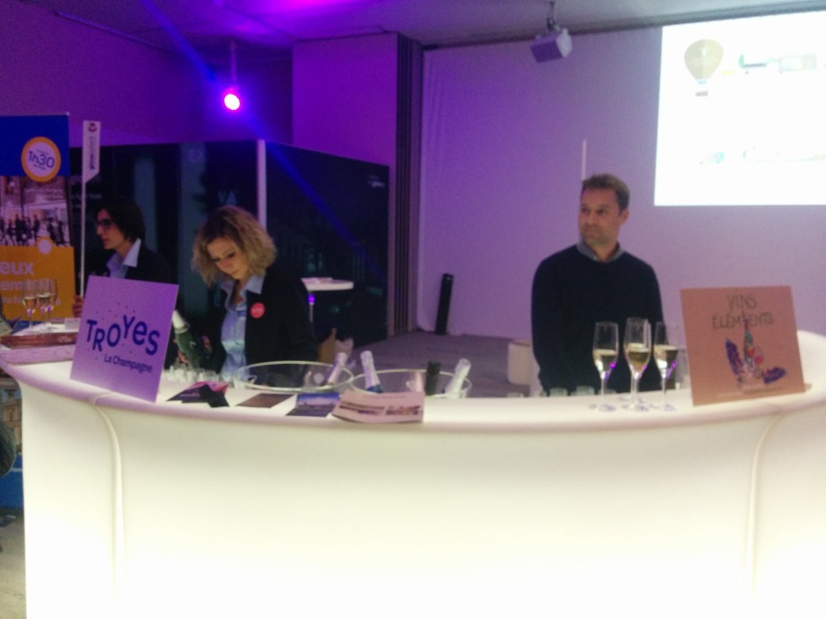 Evenements30's tweet photo. Merci a @AubeCongres et Vins et Éléments pour le cocktail de fin de journée du #Le_Ouai https://t.co/lJzhB5AptP