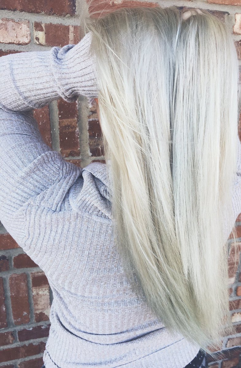 ripfisty's tweet photo. Ice queen ❄️ #icyblonde #Cosmetology https://t.co/McorRyBHM8