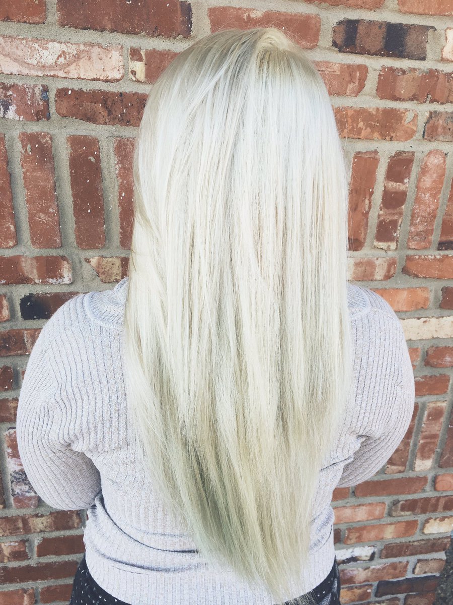 ripfisty's tweet photo. Ice queen ❄️ #icyblonde #Cosmetology https://t.co/McorRyBHM8