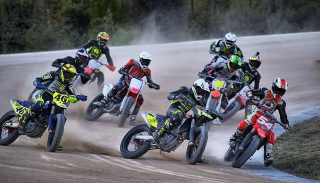 Alec_Pedaler's tweet image. I'm starting a new discipline (?) GRAVEL CRITS. Think cycling superMoto /flattrack / rally X style course . Spectator friendly, shortish, exciting.. Mix of skill, speed, strength and race craft will be needed to do well. Details of the first race dropping soon. Going to be mega!
