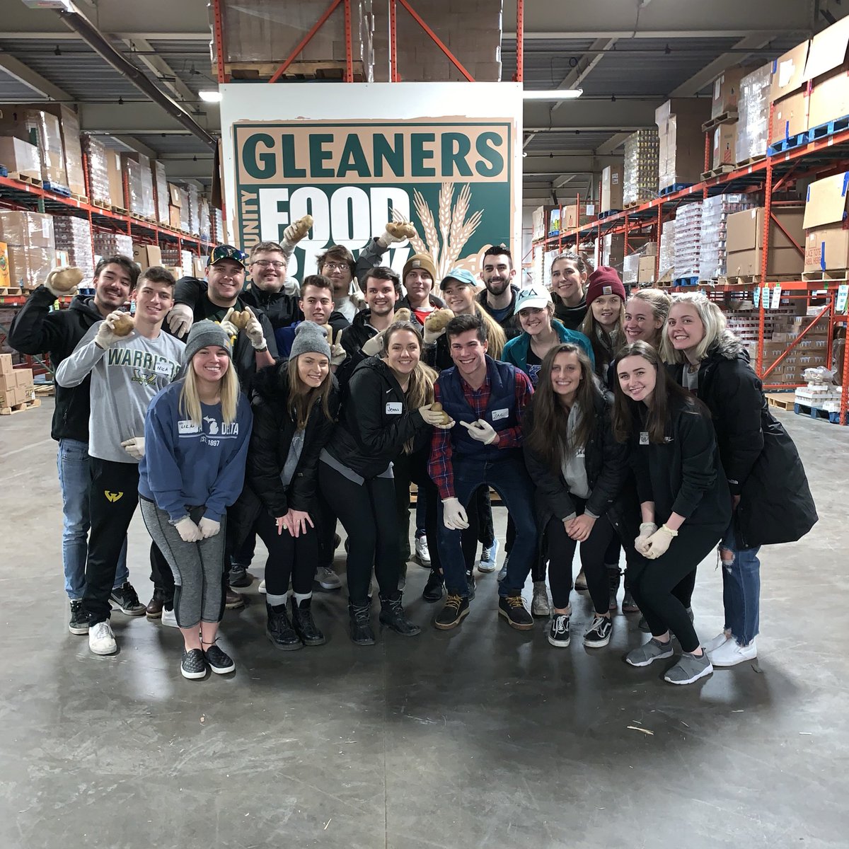we had a blast bagging potatoes with the boys from <a href="/WSUPikes/">Pi Kappa Alpha</a> at <a href="/Gleaners/">Gleaners Community Food Bank</a> 💚💚