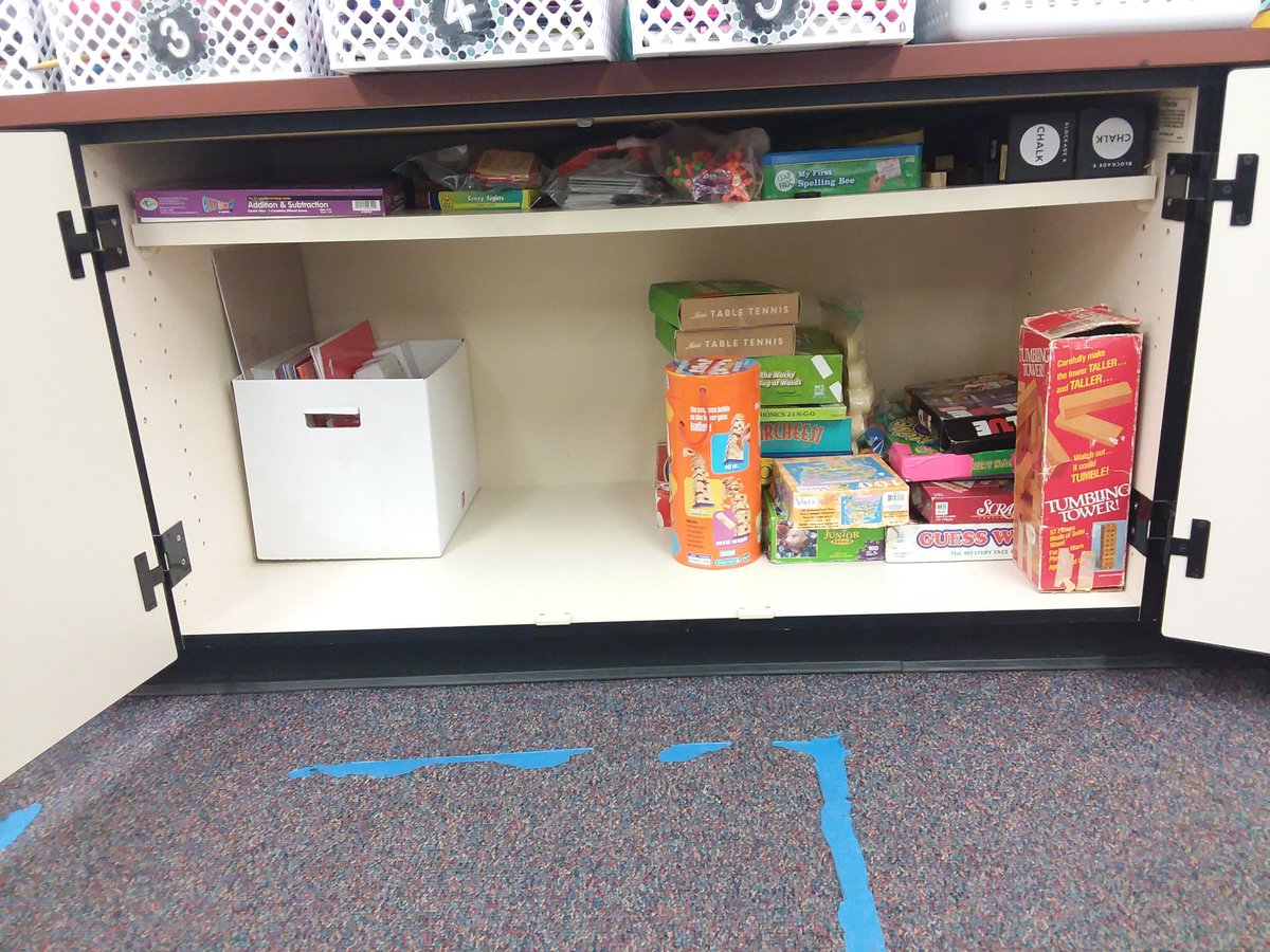 lmuellerTMP's tweet photo. Managed to get some organizing done at school before the snow got too bad. Thankful for a district that is keeping us safe on teacher workday and allowing us to be home. Funny how it was 55 yesterday with outdoor recess. #cpsbest #tmpproud #snowagain https://t.co/zxd7Zfzzda