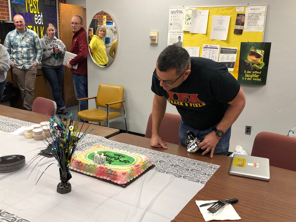 MsLLyman_IFAHS's tweet image. Happy 50th Bday, Dave!  #Ifahs