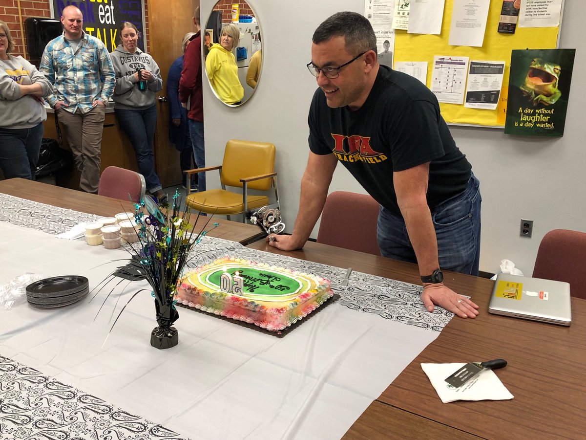 MsLLyman_IFAHS's tweet image. Happy 50th Bday, Dave!  #Ifahs