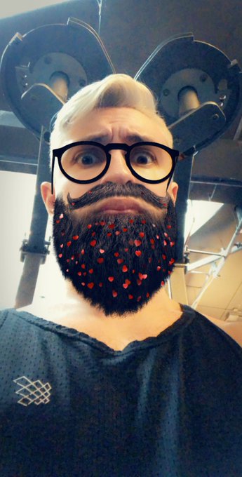 What&rsquo;s that on my face https://t.co/NWorgO6jiI<a href="/tag/shady"class="tags"><span>#shady</span></a>