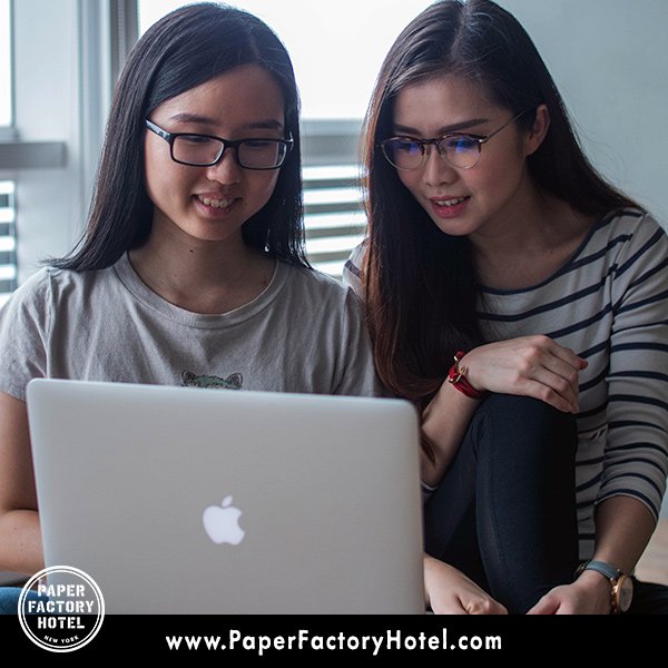 PaperFactory's tweet image. ❤️ Ready for a sisters get-away? Enjoy your time together doing all the groovy New York things you love! Even better, book direct &amp;amp; get the best hotel rate right on our website. 
⭐️ Book your stay at the #PaperFactoryHotel Today!

#NYC #LICNY #ILoveNY #NYHotel #BookDirect