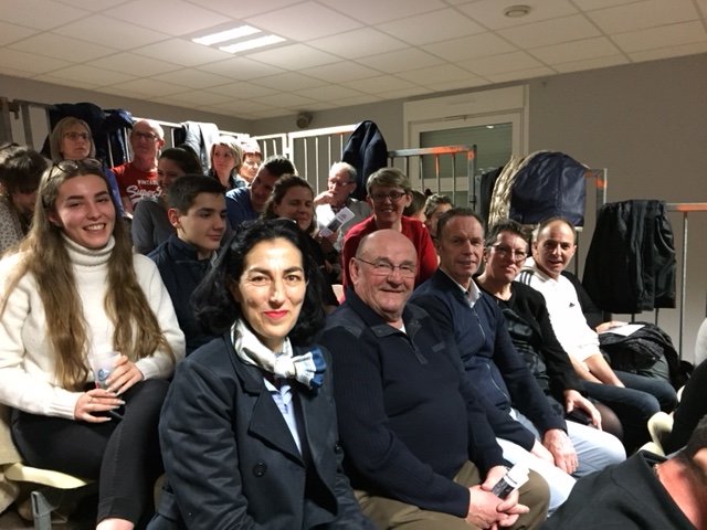 desilliereflor1's tweet photo. Bravo 👏👏👏 magnifique représentation de l'Association des Jeunes de #courcité...votre pièce "les Papys flingueurs" est une très belle création.  Félicitations nous avons passé une très agréable soirée @lamayenne  @paysdelaloire https://t.co/gqf38Eksyb