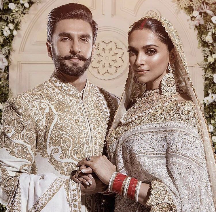 sarah_alsaeedi's tweet photo. I love their love #RanveerDeepika
#DeepVeerReception https://t.co/8eIjSydeRR