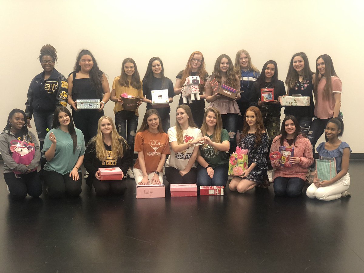stonypointcheer's tweet photo. Galentine’s day!!🥰 https://t.co/erORGy1EOB