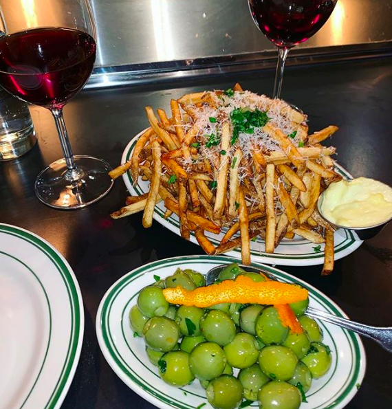 Happy hour done right. Happy Weekend!