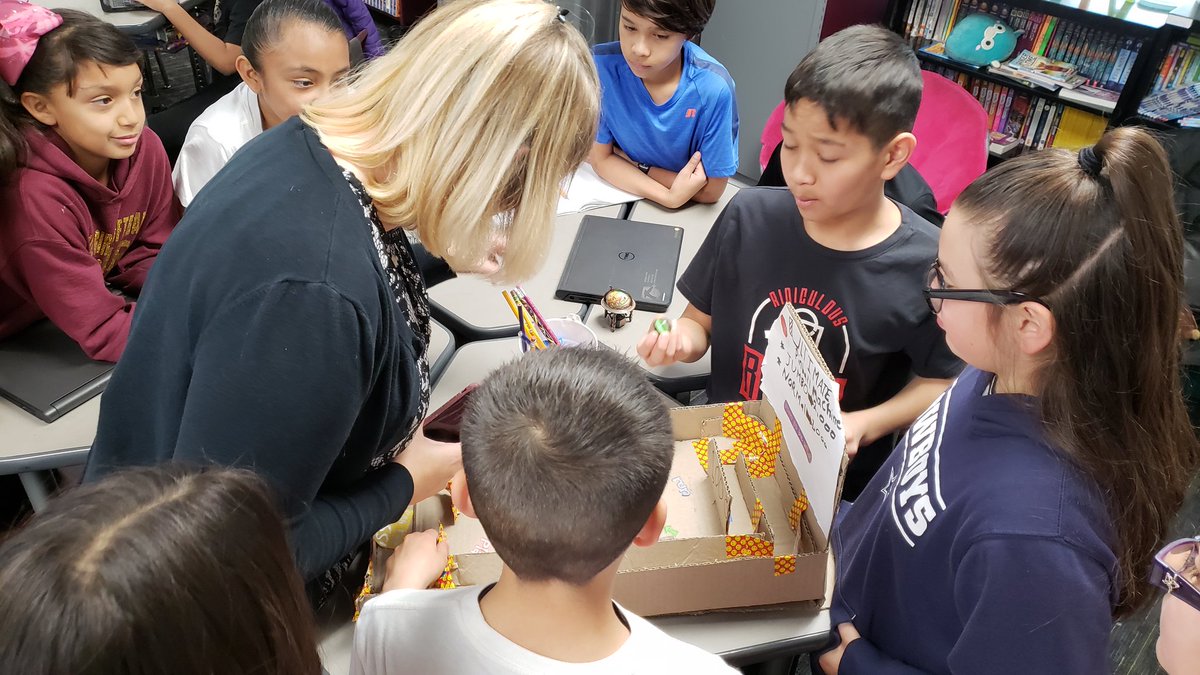 desousaEdu's tweet photo. Students created their own arcade games. Our principal played it and won a pencil! Engineering for the win! Thank you Twitter for introducing me to this idea! #romogrows #mvesmustangs @mvesmustangs @RomolandSD @cguerrettaz https://t.co/5q78Axc9Gj