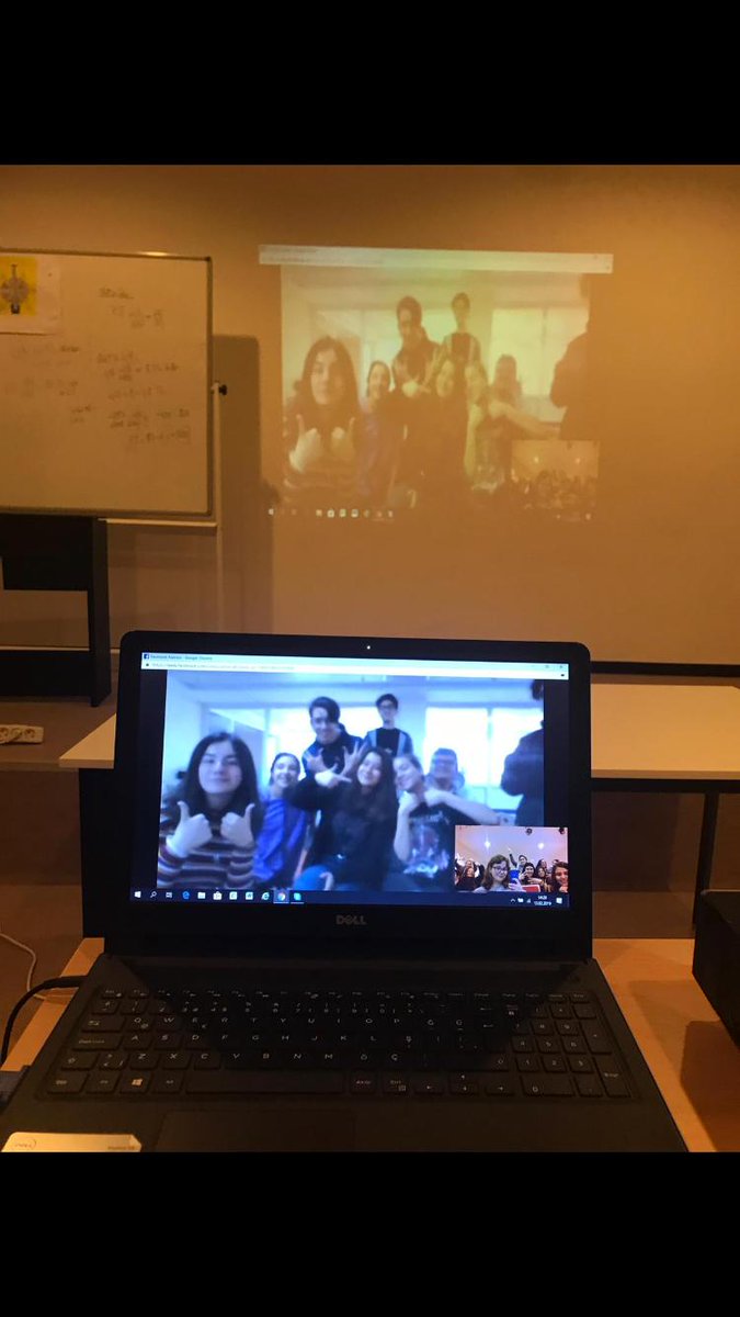 Luminousteamm's tweet photo. [🇹🇷]@robotedx2019 takımıyla luminous ekibi olarak telekonferans yaptık. İlk başta birbirimizi tanıdık sonra takımlarımız hakkında konuştuk, bilgiler topladık.Ekibimiz için çok verimli bir konferanstı. Herkese teşekkür ederiz. #fll #firstlegoleague #intorbit #team #roboticsteam https://t.co/LgF3i2c7RH