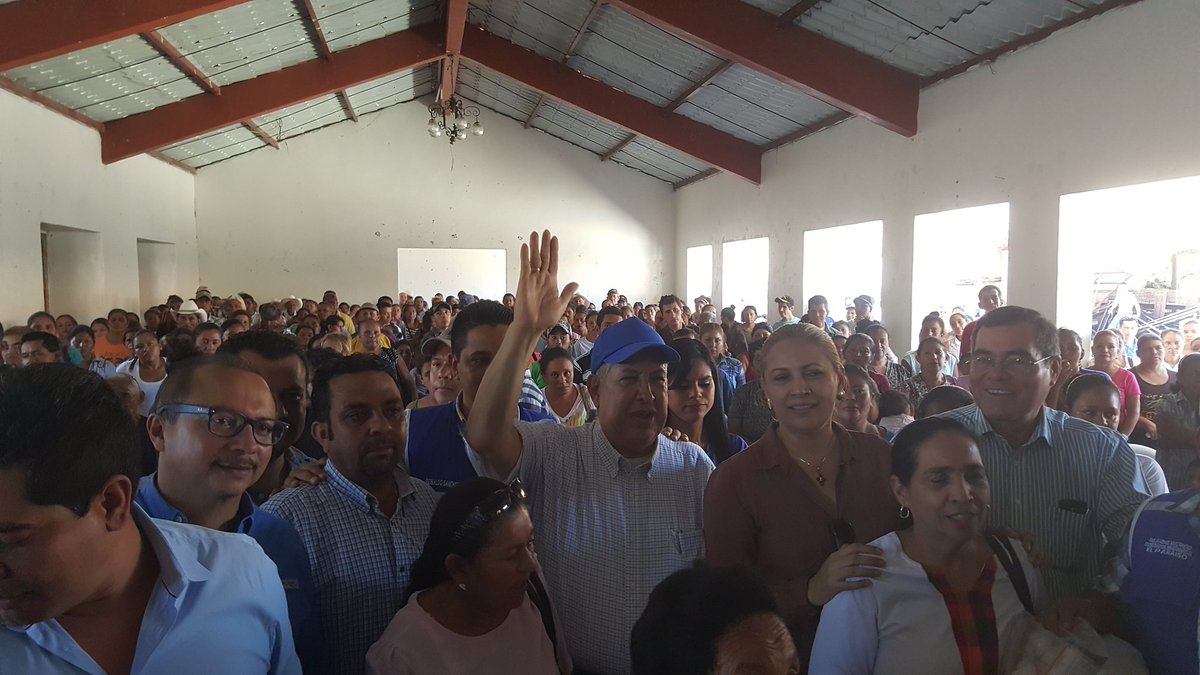 Entrega de beneficios del Programa Vida Mejor en el Municipio de Yuscarán.