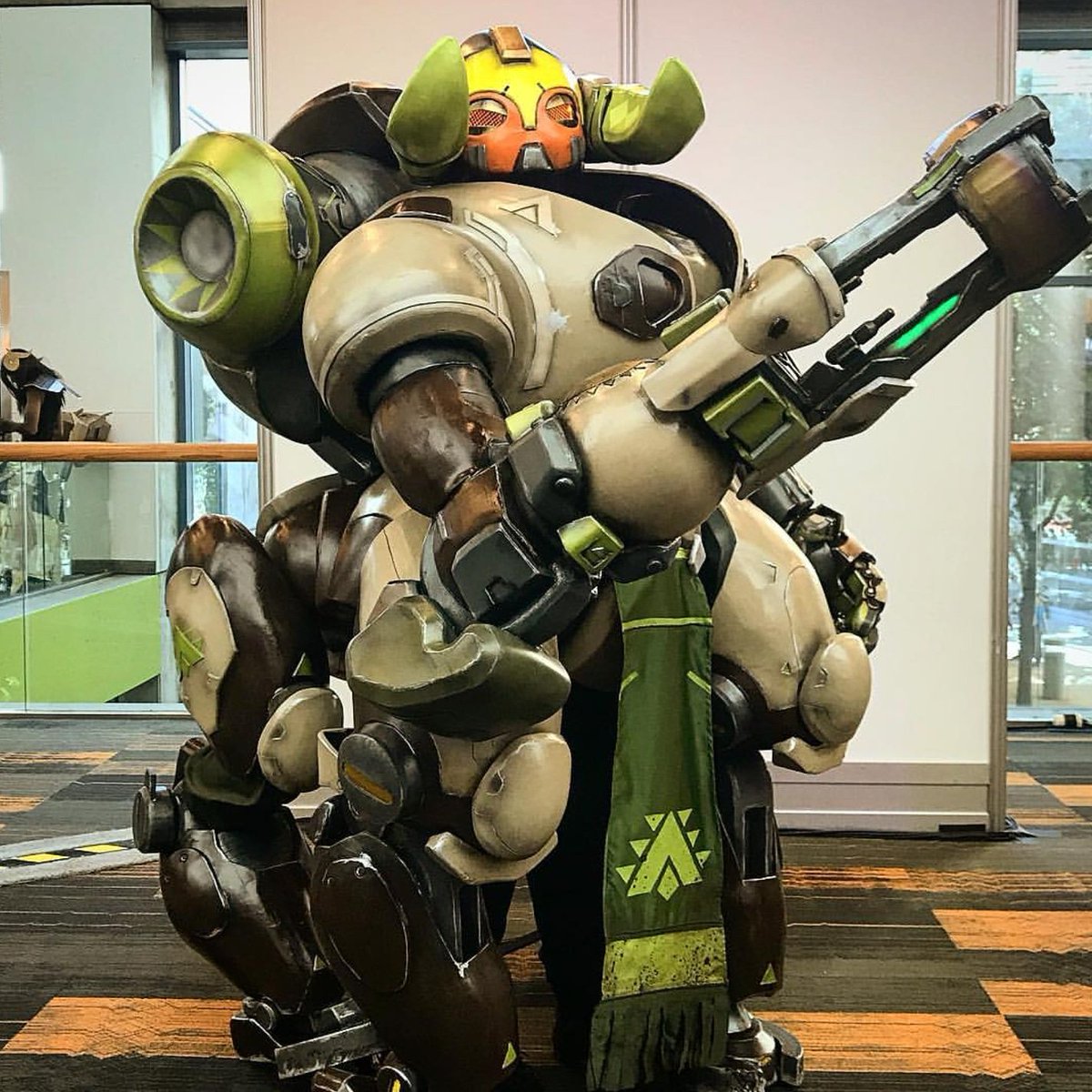 FrostbiteCospl1's tweet photo. Orisa is loaded and ready for the @DallasFuel watch party at the @EsportsStadium tonight. Can't wait to support our home team. #cosplay #orisa #Overwatch #overwatchcosplay #overwatchleague #Dallasfuel #fuel #fuelwatchparty #burnblue #esports https://t.co/L8YtgYkr6K