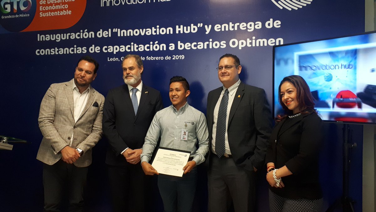 COFOCE's tweet photo. Felicitamos a becarios de "Capacitación Sin Frontreras" de #Optimen quienes tuvieron la oportunidad de ir al extranjero para ampliar aún más su conocimiento. 
#GtoExportandoAndo https://t.co/knYGyu5Ovl