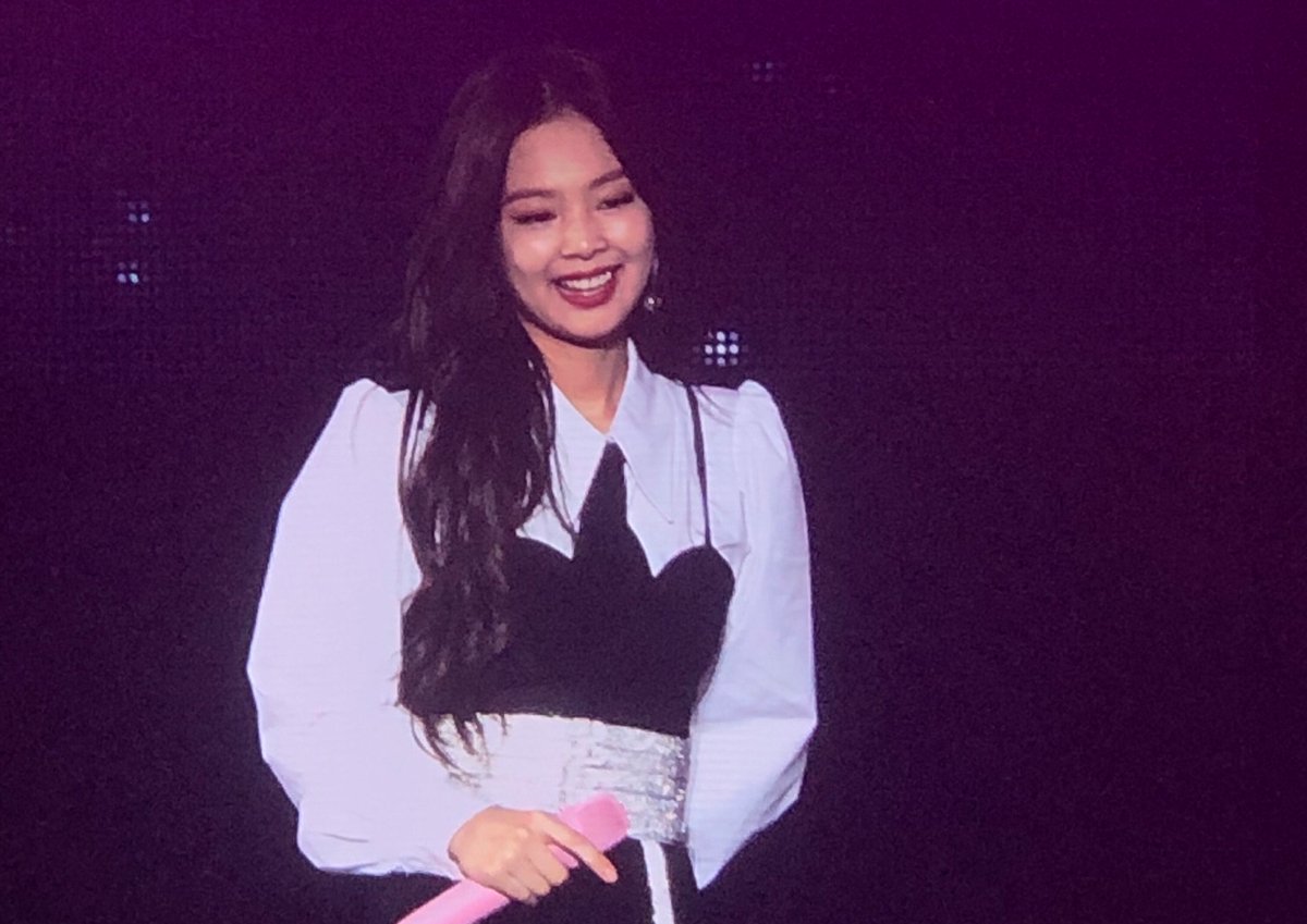 omfgblinkonce's tweet photo. [preview] #jennie 💕 #BLACKPINKINYOURAREASG https://t.co/NPTpN6BSpt