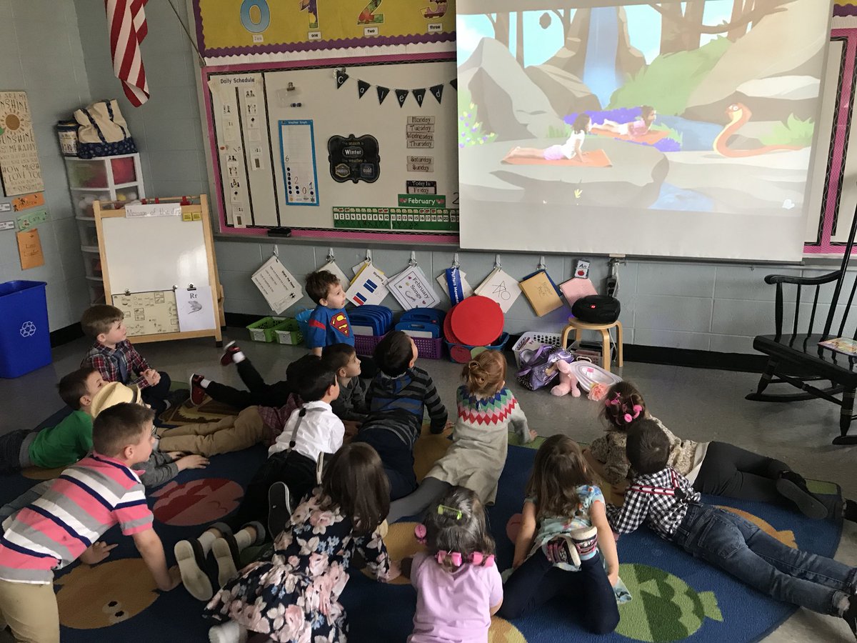 shellyprek's tweet photo. Namaste Friday @HowellTwpLOP 
#mindfulness #yogaforkids https://t.co/6ogFjS5gJI
