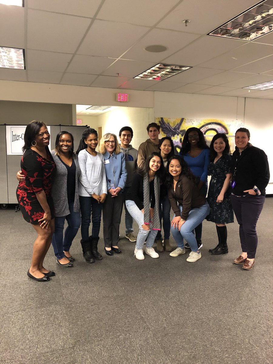 emilyrosado13's tweet photo. Students engaged in convo about what civility means to them. Thx @niksushka and #impactmc! #mctalkscivility @montgomerycoll @mc_rockville @blandceio2017 @DrPollard_MC https://t.co/nzV0OSy2fC