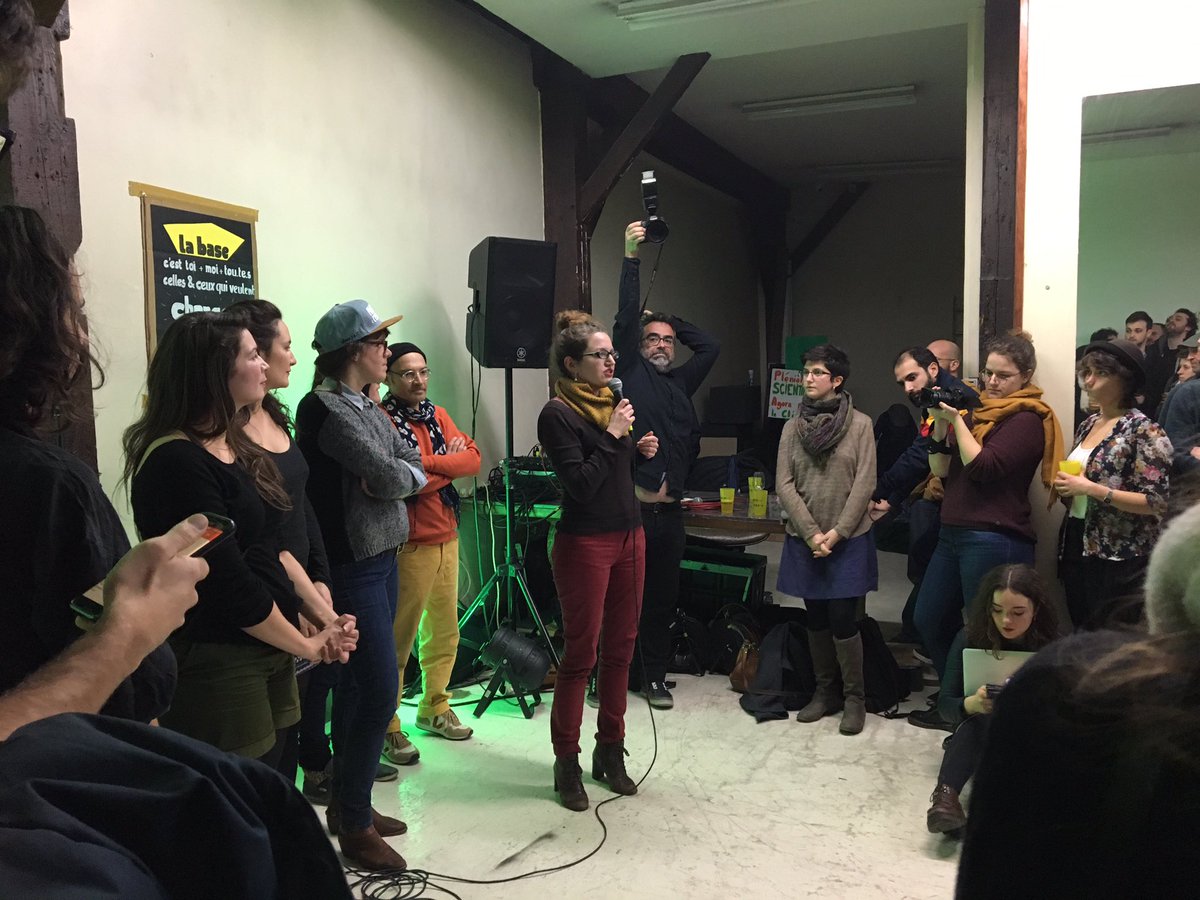 leandra_media's tweet photo. « Bienvenue à La Base ! » ✊🌱🌍🔥@labase_climat @alternatiba75 @ANV_Paris @lesamisdelaterr @PartagerCSympa #labase #labaseclimat #mobilisationclimat #ClimateJusticeNow #ClimateAction https://t.co/zrQHXIr9Gx