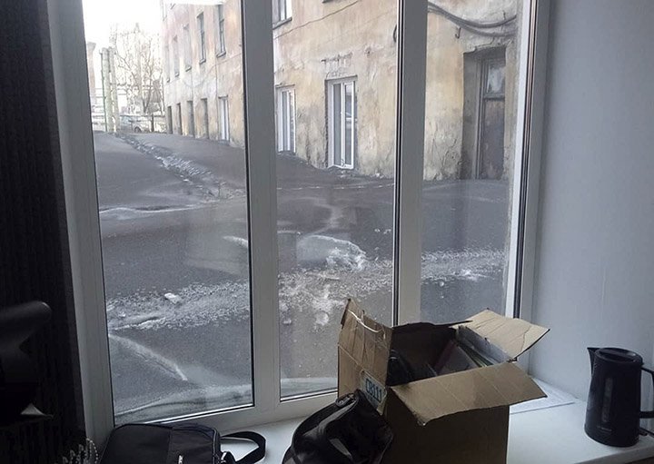 Strange_Sounds's tweet photo. Is this what snow looks like in hell? EERIE BLACK SNOW falls in Siberia, Russia #snow #black #pollution #Russia  https://t.co/szVuJz0TVg via @Strange_Sounds https://t.co/IVCoxDU3f1