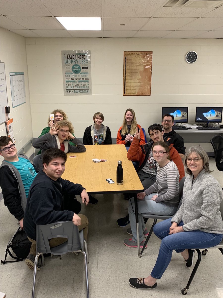 MissBoling_LHS's tweet photo. The Loveland High School Great Indoors Club is obsessed with @gameofkittens. Thanks for creating such an amazing game! #tacocatsforever https://t.co/qJZWpGtYnQ