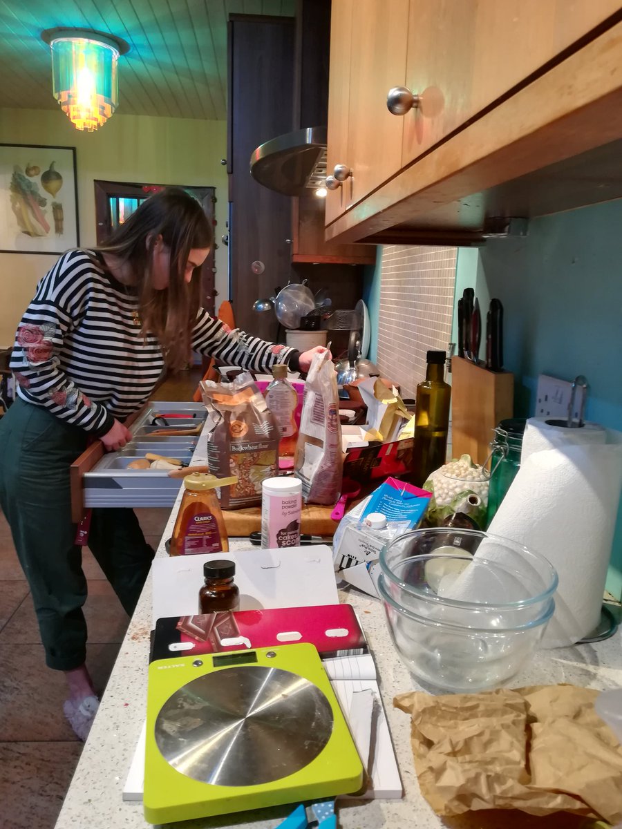 gaydarke's tweet photo. We had to make sure you had homemade cakes for the Dal Grand Finale. Gluten free AND vegan...all bases covered! #91ways #foodunitesus #fingeronthepulse #bristolcommunities #dalicious #DAL #dalfestival #bristol #bristolfood #glutenfree #vegan https://t.co/O0j0PRjwbh