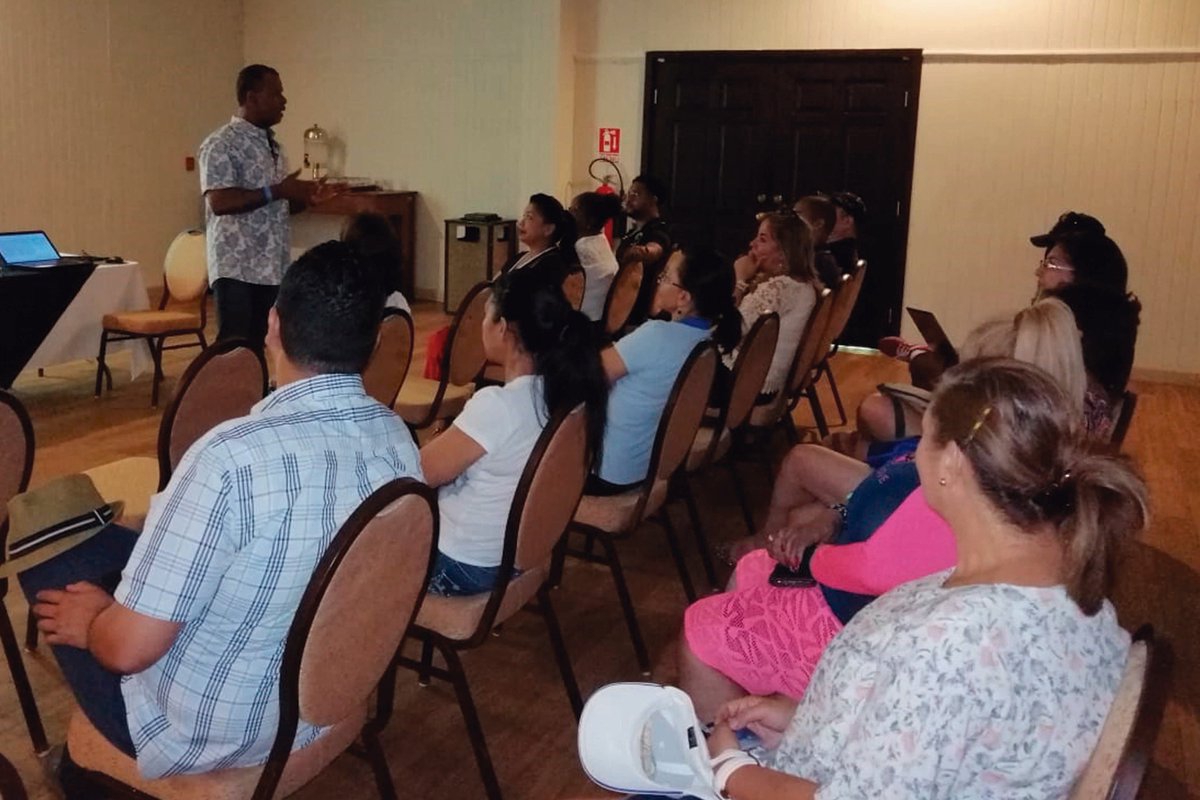 utpfisc's tweet image. III Encuentro Nacional FISC 2019 
Celebrado en Isla Colón, Bocas del Toro. 
Estrechando lazos de compañerismo que permitan integrar equipos de trabajo de alto desempeño. #VidaFISC @utppanama @UTPBocas1