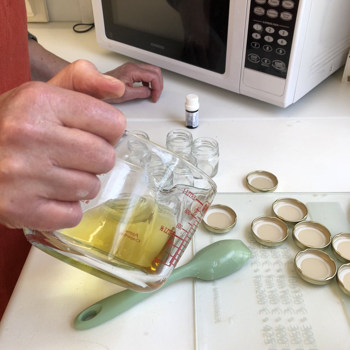 Digifem's tweet photo. Thursday our @ClearingSpaces @TheGreenPatch1 group #RachaelsFund weโre back with @Corbycomarts and I @NorthantsCF making bath tea sachets, bath salts and sharing lavender bags & lip balm #driedrosecamomilepetals aromatherapy #relax #musclesoak https://t.co/2D1LbIxzIy