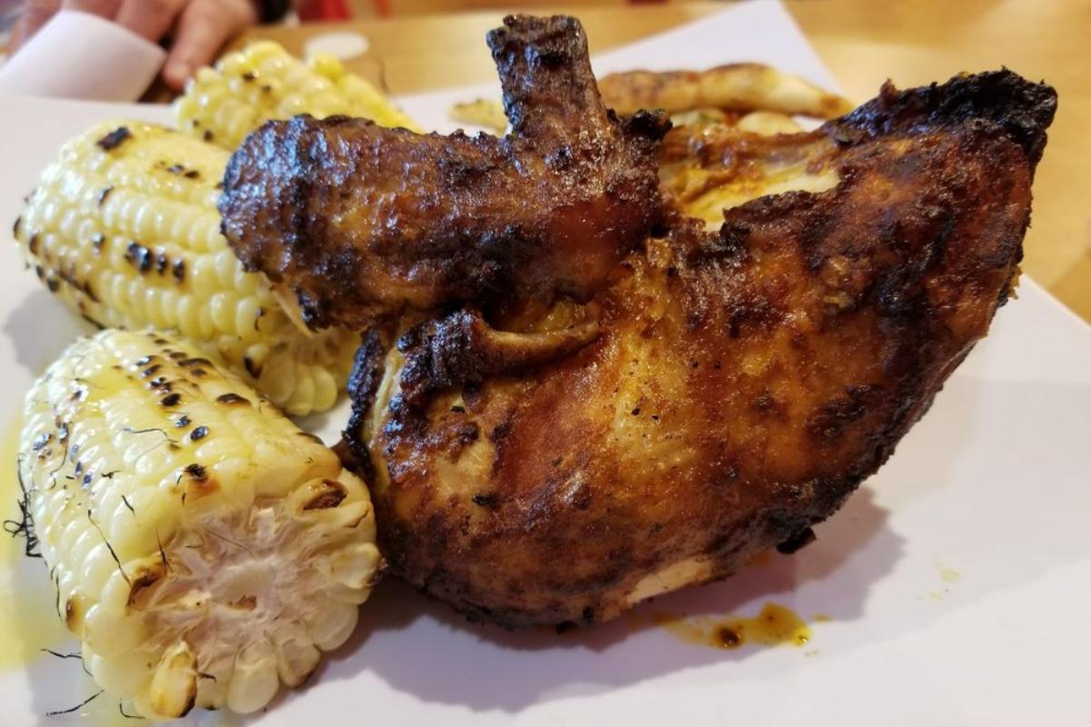 PortuCalPeri's tweet photo. Your feedback is a lot like our food -- it's comforting. https://t.co/kJK0EGExdr https://t.co/uKbDinBDIf