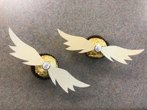“My son had a Harry Potter themed birthday party. One of the treats I made were these Ferrero Rocher Golden Snitches. buff.ly/2S9qd3b #goldensnich #HarryPotter #birthdayparty #thriftyfun