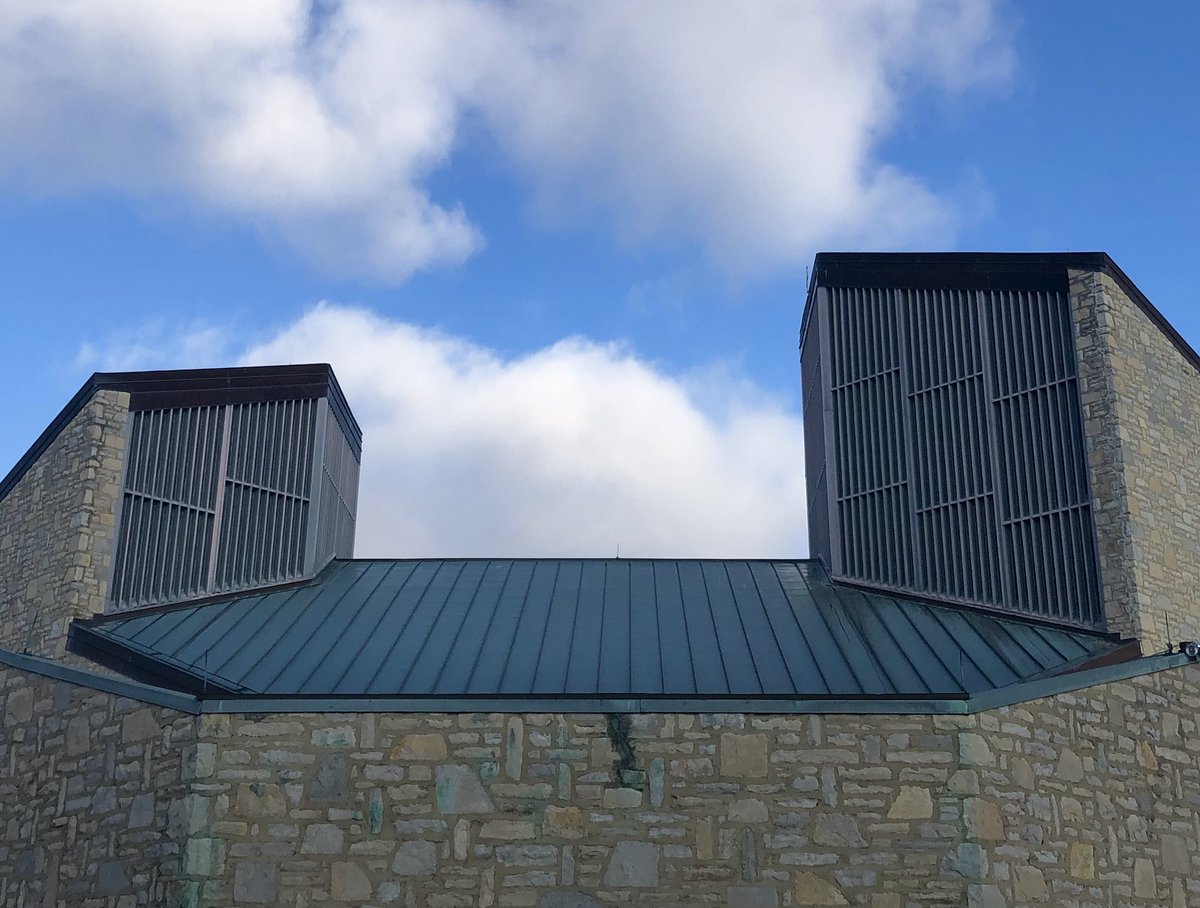 We’ll start with St. Margaret of Cortona Church, designed by the legendary Portland architect Pietro Belluschi and built in 1969. Being one of Belluschi’s few projects in the Midwest, it never got much attention, but I’d put it up there among his best work