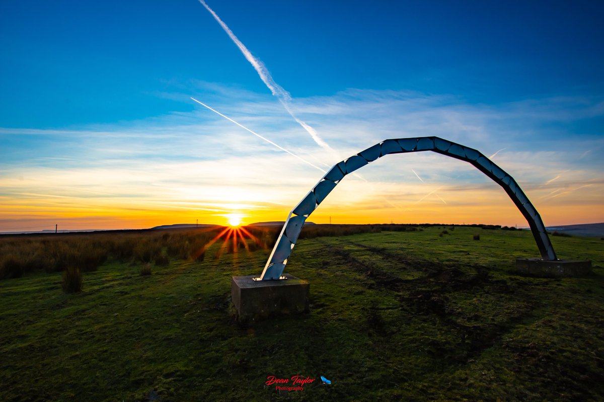 @itvcoastcountry @kelseyredmore @ruthwignall @ItsYourWales @WalesOnline @ValleyViz @visitwales @AbertysswgW The Bent Iron sunset ....