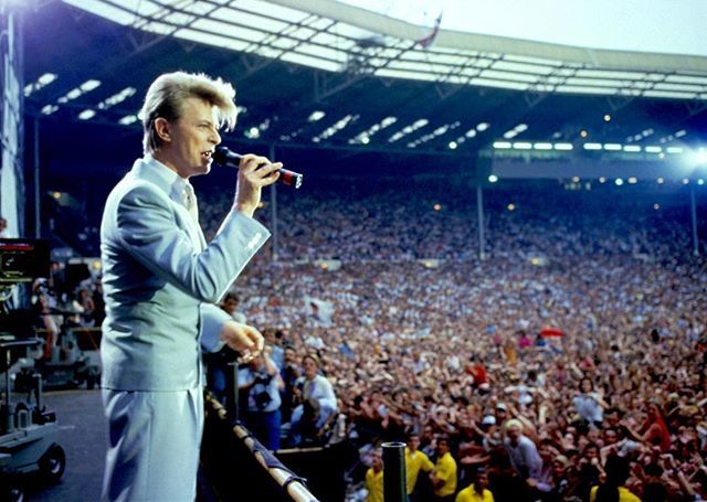 BowieCollective's tweet photo. Music is the great energizer. It’s a language everyone understands.
.
#★ #tfifriday #language #music #thebowiecollective #love #is #the #answer #davidbowie #is #astarstar #rockstar #blackstar #commander #ofthe #bowieverse #black #formlessmutant #spid… https://t.co/3rcWcy1AxC https://t.co/Sy7jdW4I3X