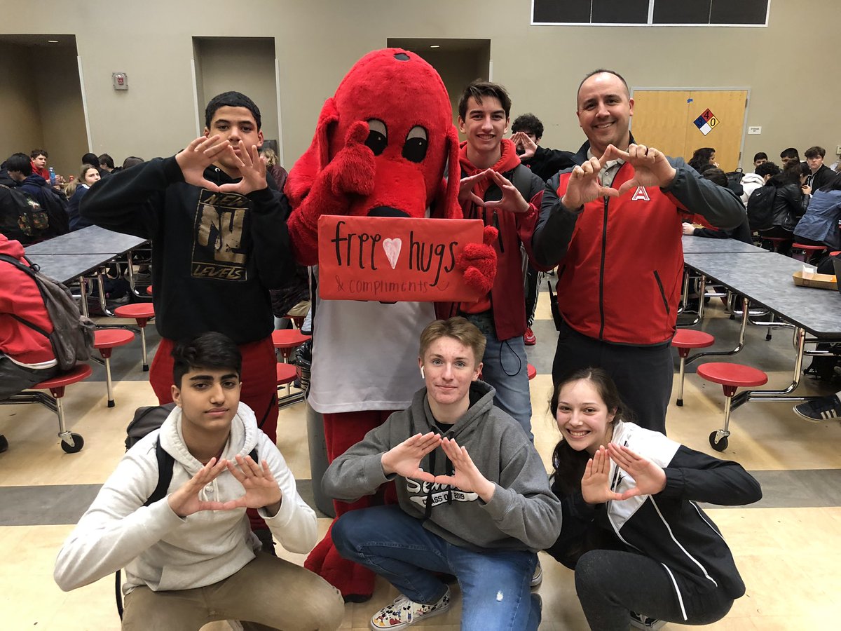 lmareeparker13's tweet photo. Big Red giving out free hugs today at lunch! Happy Friday! @RJUHSD @AntelopeTitans @anhsstudentgov https://t.co/k7UdYKO1iF
