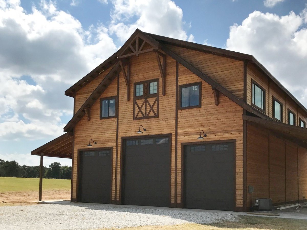 BarnProsWA's tweet photo. Need an attractive storage for your RV? Check out our Coach House! #RV #Garage #Barnpros https://t.co/1qfvvMUKlD