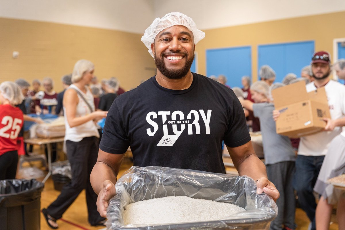 CalvaryFTL's tweet photo. It’s been a great couple of days serving the Parkland community. We partnered with Feed My Starving Children and many other churches to pack boxes of food for people in need. Thank you to everyone who set aside time in their week to serve and love on our community. #GetInTheStory https://t.co/H3pO4QbdbQ
