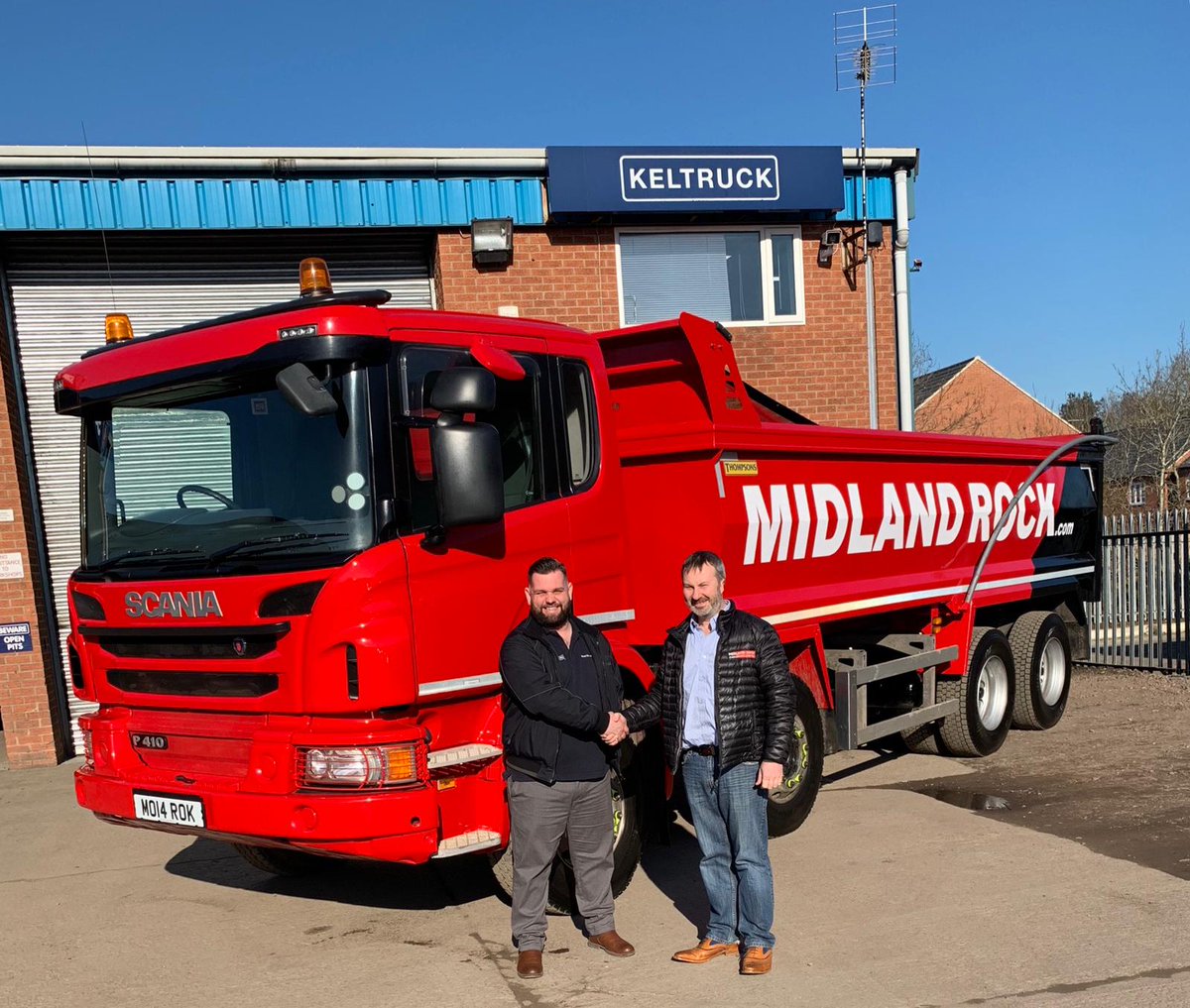 keltruck's tweet photo. @MidlandRock used #Scania #tipper #SuppliedByKeltruck #MidlandRock #BroughtonAstley #Leicester #Leicestershire #Leics #EastMidlands #EastMids #LE9 https://t.co/pyMnTCtC2H #ScaniaTippers #tippers #ScaniaUsedTrucks #payload #SaveOnFuel

👍 @RussBarnes84!

➡ https://t.co/JMNosrDiHf https://t.co/SBl0k1kouA
